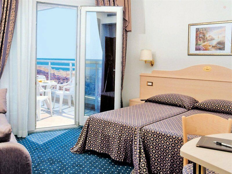 Hotel Caravelle&Minicaravelle Lido di Jesolo Exterior foto